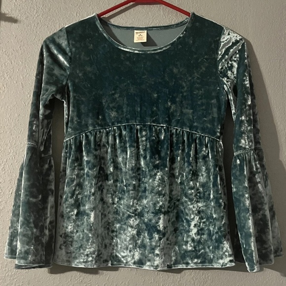 Arizona  Crushed Velvet Bell Sleeved Top Girls Size 10/12 Teal‎  Soft Light - Picture 1 of 6